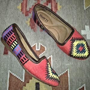 🔥New! Born 8 Women's Handcrafted Southwest Cotton Tapestry Leather Comfort Flat